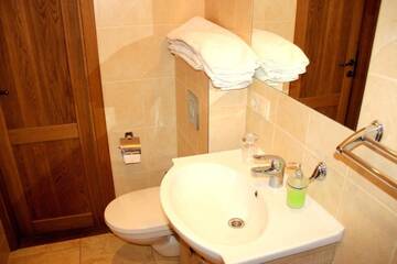 Фото номера Улучшенный люкс Гостевой дом R&amp;R Spa Villa Trakai г. Тракай 13