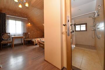 Фото номера Улучшенный люкс Гостевой дом R&amp;R Spa Villa Trakai г. Тракай 5